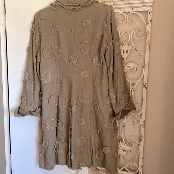Sassy Linen Distressed Duster, Medium, Boutique Brand, Taupe - Picture 2 of 6